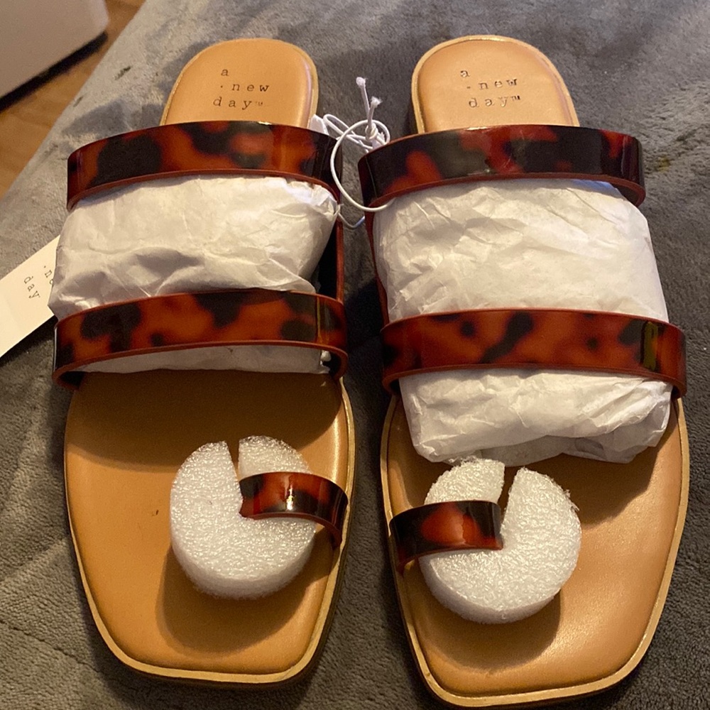 Ladies black and brown sandals